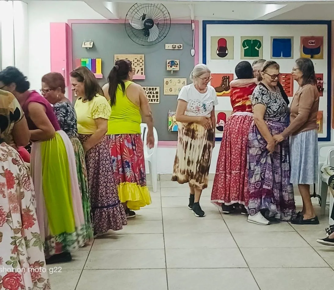 Apresentação de dança Grupo 60+ do Projeto Felicidade da Cia dos Sonhos - CDI Santa Dulce - Maio 2026