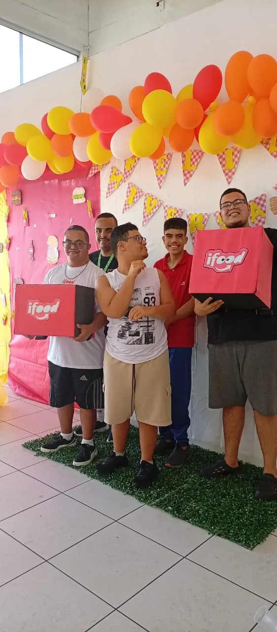 Aniversariantes do mês - Tema FastFood - NAISPD Santa Clara - Março 2026 — foto 11